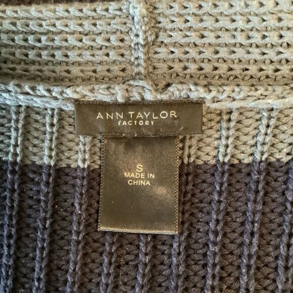 ANN TAYLOR BELL SLEEVE OVERSIZED STRIPED SWEATER SIZE SMALL - Picture 5 of 7